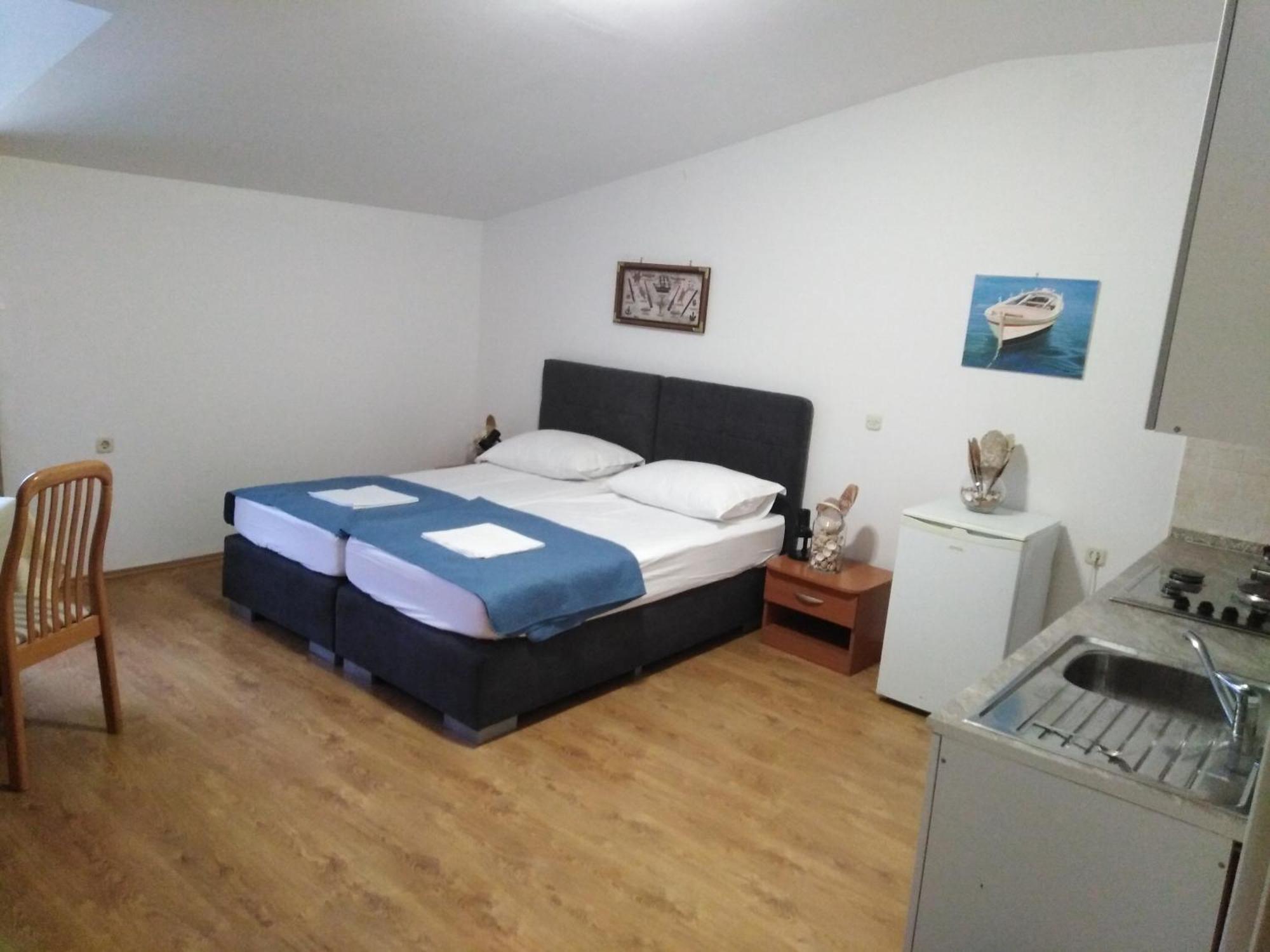 Tonino Apartments Pag Town Kültér fotó
