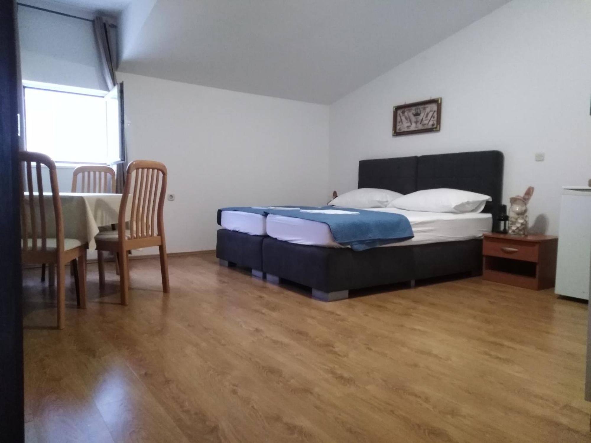 Tonino Apartments Pag Town Kültér fotó