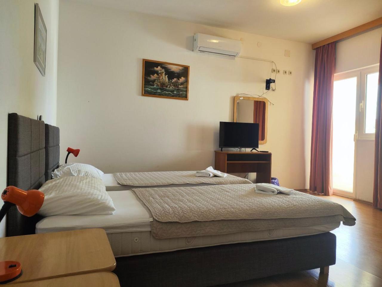 Tonino Apartments Pag Town Kültér fotó