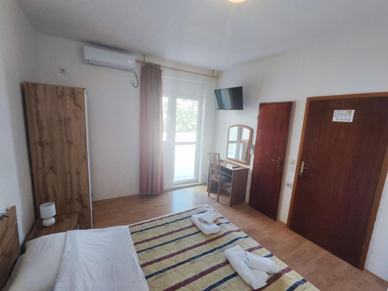 Tonino Apartments Pag Town Kültér fotó
